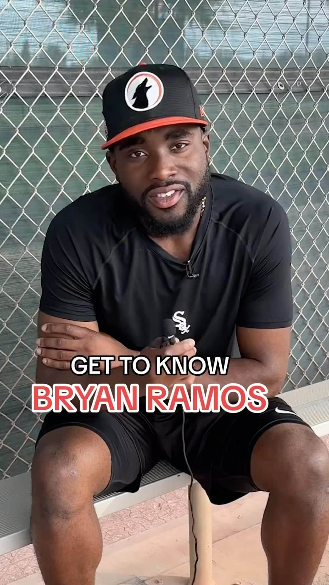 シカゴ・ホワイトソックスのインスタグラム：「Learning something new about Bryan Ramos 🧐」