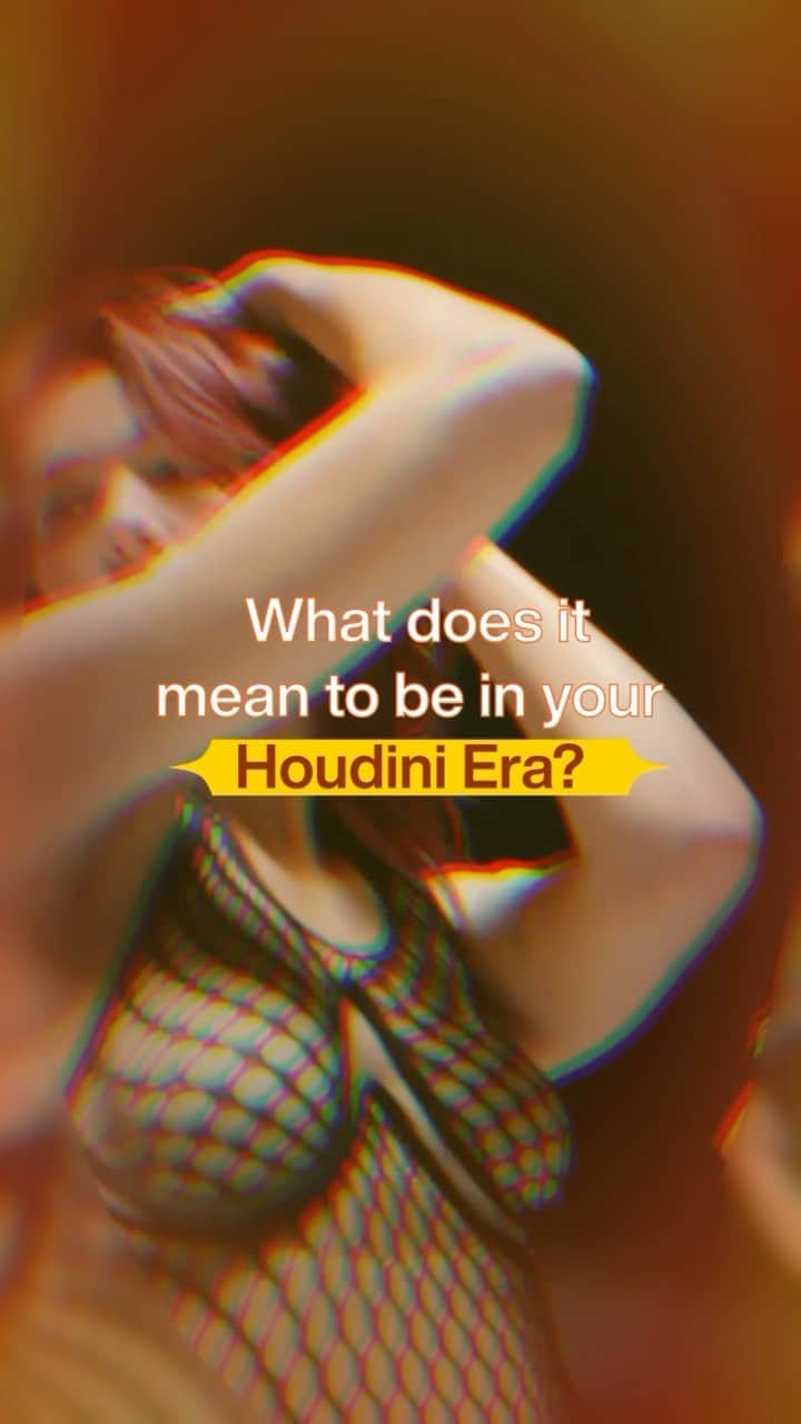 YouTubeのインスタグラム：「@carterkench, @kelladactyl, @simjiofficial, & @thefitnessmarshall know *exactly* how to houdini 🫥 show @dualipa how you houdini on Shorts #DuaLipaHoudini」