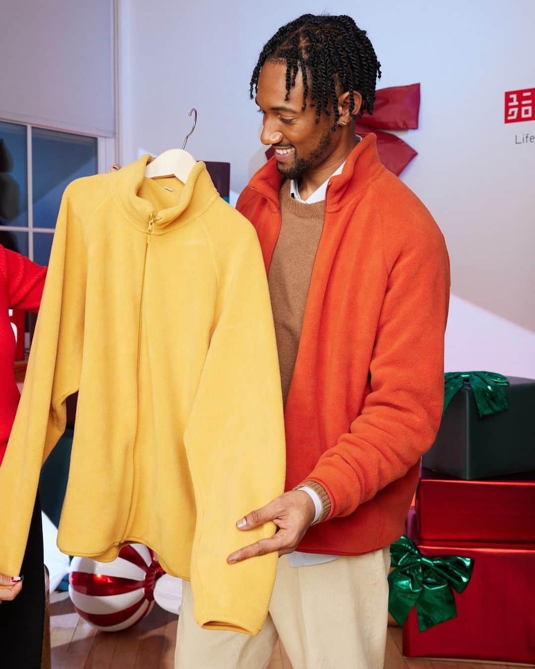 uniqlousaさんのインスタグラム写真 - (uniqlousaInstagram)「Get something special for everyone on your list with the help of our recent Live Station show!   Re-watch the episode on UNIQLO.com  #Uniqlo #Uniqlousa #LiveStation」11月18日 6時05分 - uniqlousa