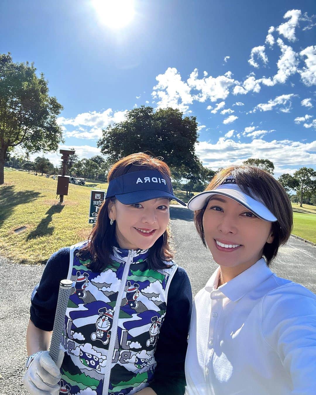 上田祥子のインスタグラム：「本日、またまたゴルフ⛳️日和。 ほぼ無風。少し雹。 風速7kmという予報は何だったのだ….. それにしても楽しかった！ 皆さま、れいちゃん、ありがとうございます。  #ゴルフ #ゴルフ日和　 #ゴルフ女子」