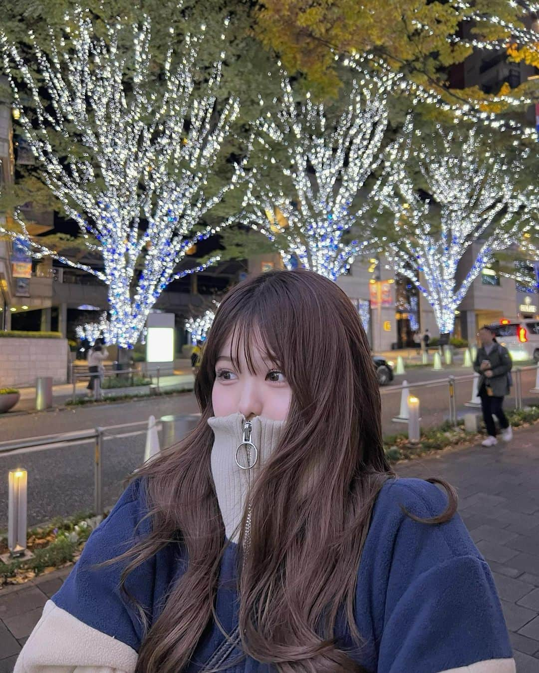 りょーかさんのインスタグラム写真 - (りょーかInstagram)「・ ・ さっむすぎた。🥶 けやき坂のイルミネーション今年も行ってきたよ🎄❤︎  (4枚目がリアル)」11月18日 17時34分 - ryoka_0720