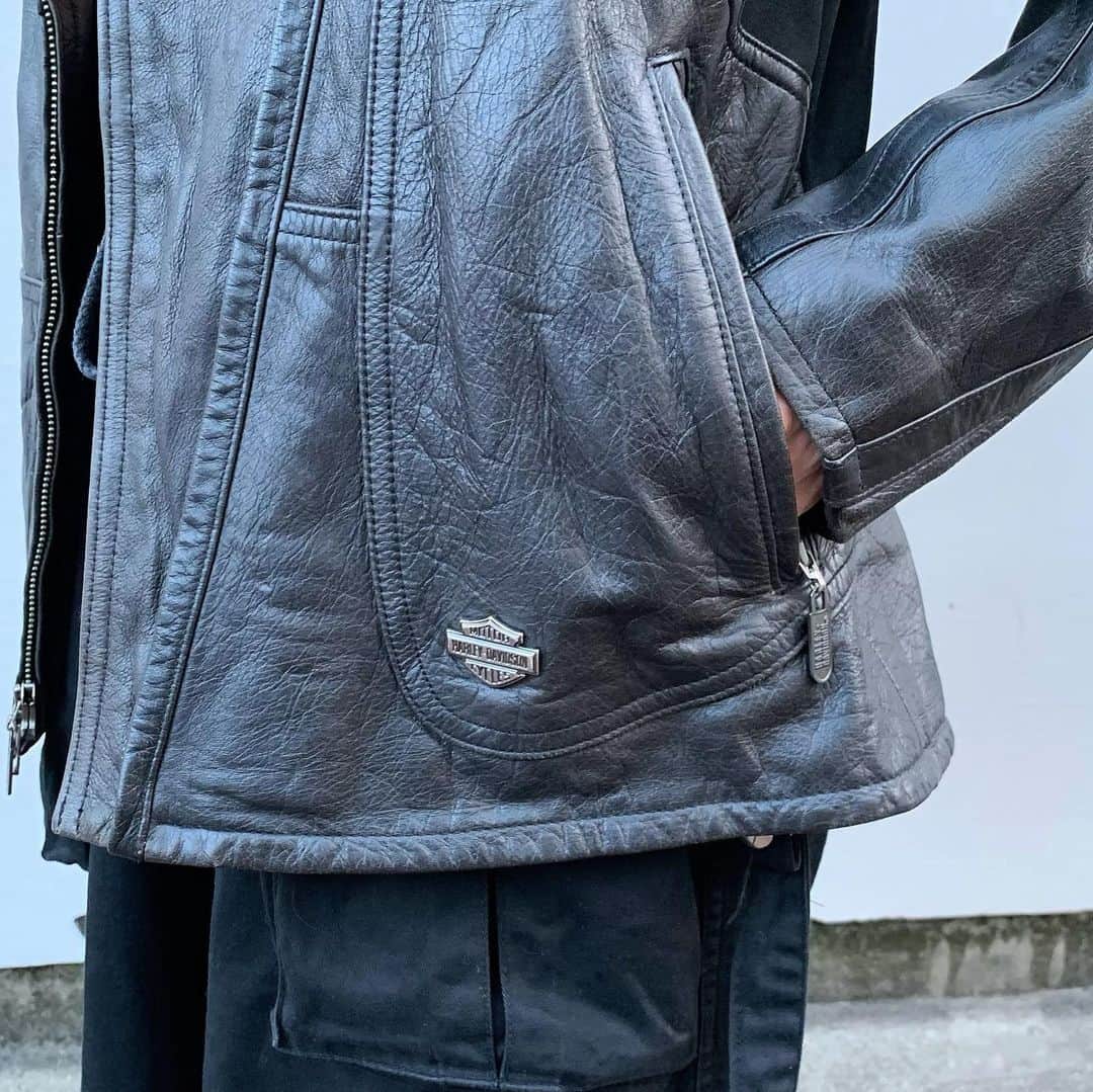 birthdeathさんのインスタグラム写真 - (birthdeathInstagram)「New Arrival  00's HARLEY-DAVIDSON black leather motorcycle jacket  #birthdeath #vintage」11月18日 16時20分 - birthdeath_tokyo