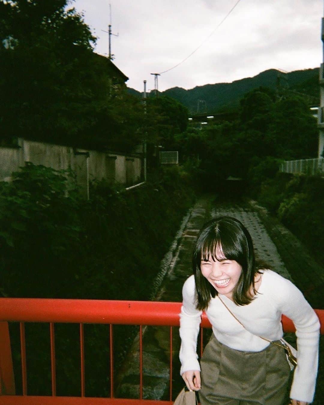茅島みずきさんのインスタグラム写真 - (茅島みずきInstagram)「⁡ 実は仲良しの新谷と熱海に行ってきました〜‪☺︎‬‪ ⁡ ⁡ とにかく楽しすぎる計画性ゼロの旅でした😂 ずっと笑ってたかと思うとお互い疲れて無言になったり、深夜に明日どこ行くー？って散々話し合ったのに結局全然違うところに行ったり、、(笑) ⁡ ⁡ でも全部が楽しくて幸せな時間でした！！ ⁡ ⁡ とにかく新谷の可愛い写真が沢山撮れて私は大満足です。 ⁡ ⁡ また行こうね！！ ⁡ @yuzumi_shintani」11月18日 16時23分 - mizukikayashima_official
