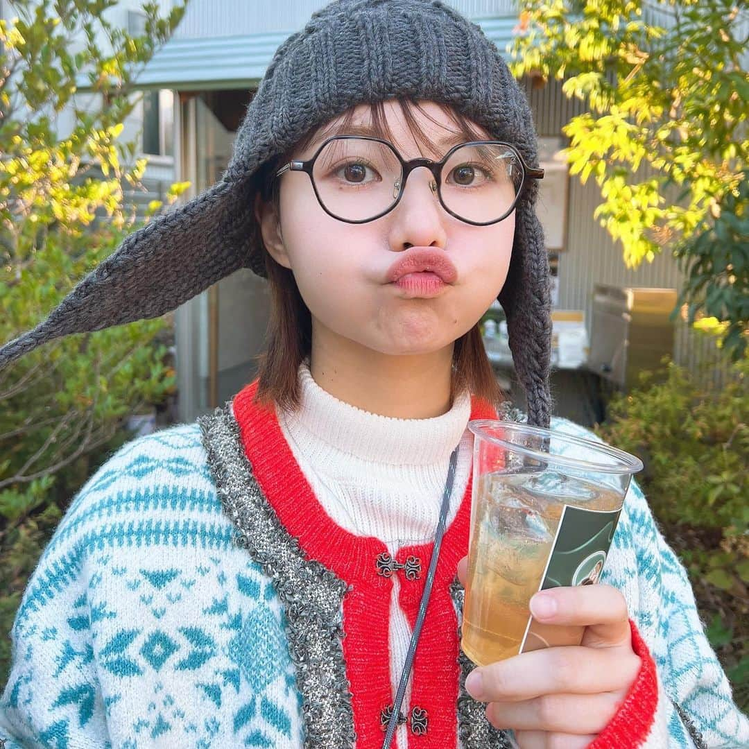 真奈さんのインスタグラム写真 - (真奈Instagram)「本日はBlueLemonSoda限定版 上位様達とイベントでした〜〜🍋 夜はオンラインオフ会なので ふぁんふぁんDayです🧖  帽子はりーちゃんの♡︎(冬物ほぼりーちゃんじゃん) ニット🧶あったかくてかわいい♡︎ @hathomes_official   #まなてぃのふく」11月18日 16時35分 - manatmnt0116