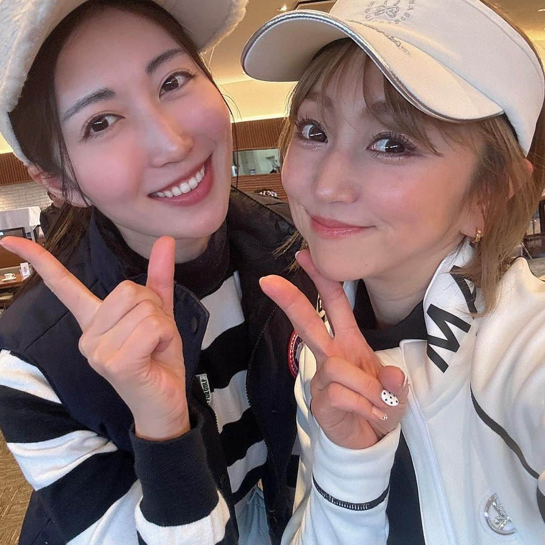 柑谷あゆみさんのインスタグラム写真 - (柑谷あゆみInstagram)「GTBカップ11月大会in鎌倉パブリックゴルフ場⛳️ 卒業して2年経ちますが、ゲストで出させていただきました😊 ご参加いただいた皆様ありがとうございました⭐️ お馴染みの方々にも久しぶりに会えて嬉しかったです🫶 前半後半バーディーズが入れ替わりだったので、6人の人とまわることができました😊 またどこかで会った時はよろしくお願いします🏌️‍♀️  チェリオジャパン様から発売されているドリンク【CBDX】 フルーティで飲みやすく、リフレッシュできるので、ゴルフのプレー前にピッタリでした☀️  #gtバーディーズカップ  #gtバーディーズ  #鎌倉パブリックゴルフ場  #CBDX #ゴルフコンペ #ゴルフトゥデイ #ゴルフウェア #markandlona  #マークアンドロナ #ゴルフ女子 #golf  #golfing  #golflife  #golfgirl  #instagolf  #golfer #골프 #골프웨어 #กอล์ฟ  #ゴルフ好きな人と繋がりたい」11月18日 16時41分 - kantani_ayumi