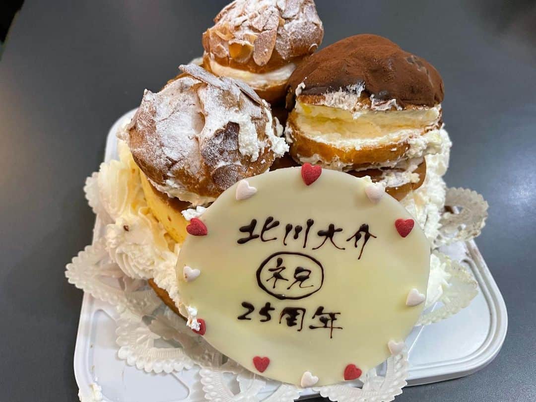 北川大介のインスタグラム：「こんばんは^_^ 静岡焼津、静岡、藤枝、家族感謝盤キャンペーン お世話になりました。 ファイブハウスさま こちょうらんさま カラオケ美酒蘭さま ニューすたっふさま　  甲子園名門校静岡高校 立ち寄って撮影して来ましたー」