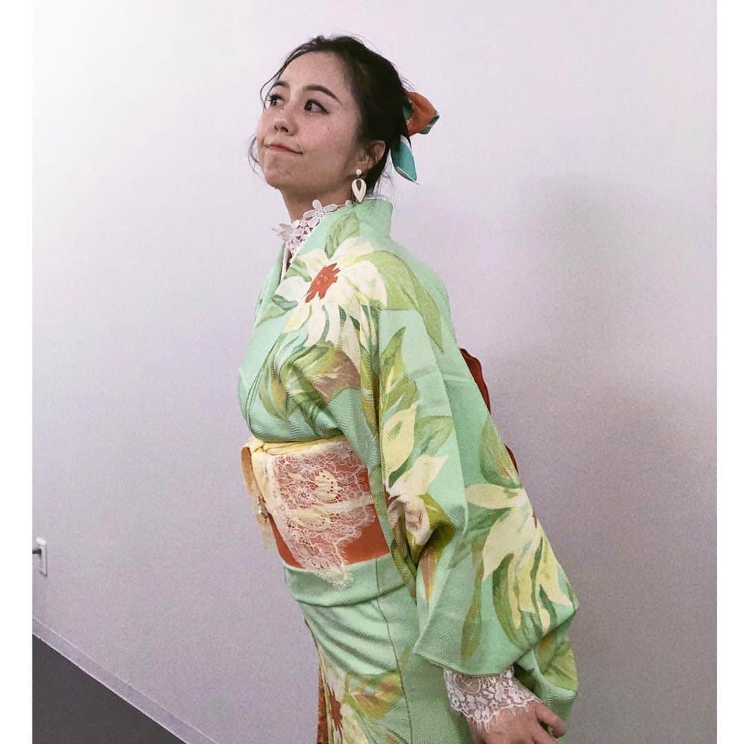 桂紗綾さんのインスタグラム写真 - (桂紗綾Instagram)「レトロポップな和洋ミックス💚🧡  #梅の花の帯  #バタフライ帯揚げ  #着物コーデ  #アンティーク着物  #アンティーク着物コーデ  #ブーツ以外  #アンティーク  #梅酒イベント  #ほろ酔い」11月18日 16時49分 - saaya_katsura_abc