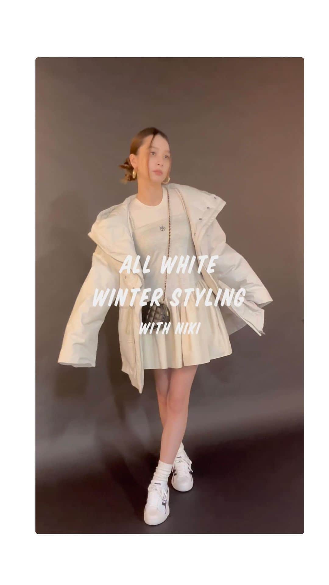 JELLY編集部のインスタグラム：「【#Niki 冬のオールホワイトコーデ❄️❣️】 保存してトレンドストック！  #JELLY12月号「アウターありきの韓国っぽモノトーン」 企画から、Nikiが着こなすワントーンコーデをご紹介！🤍  色も洋服も重たくなりがちなこの季節は、 白で明るく軽やかにまとめるのもかわいい🥺🫰🏻  小物やディテールで黒を足して、 引き締めることを忘れずに！  #jelly#jelly12月号#jellyモデル#Niki#オールホワイト#ワントーンコーデ#白コーデ#冬アウター#冬コート#ミニ丈#ミニワンピ#スニーカーコーデ#adidas#adidas#プチプラコーデ#オフショット#撮影の裏側#ストリート女子 #令和ギャル #女っぽストリート」