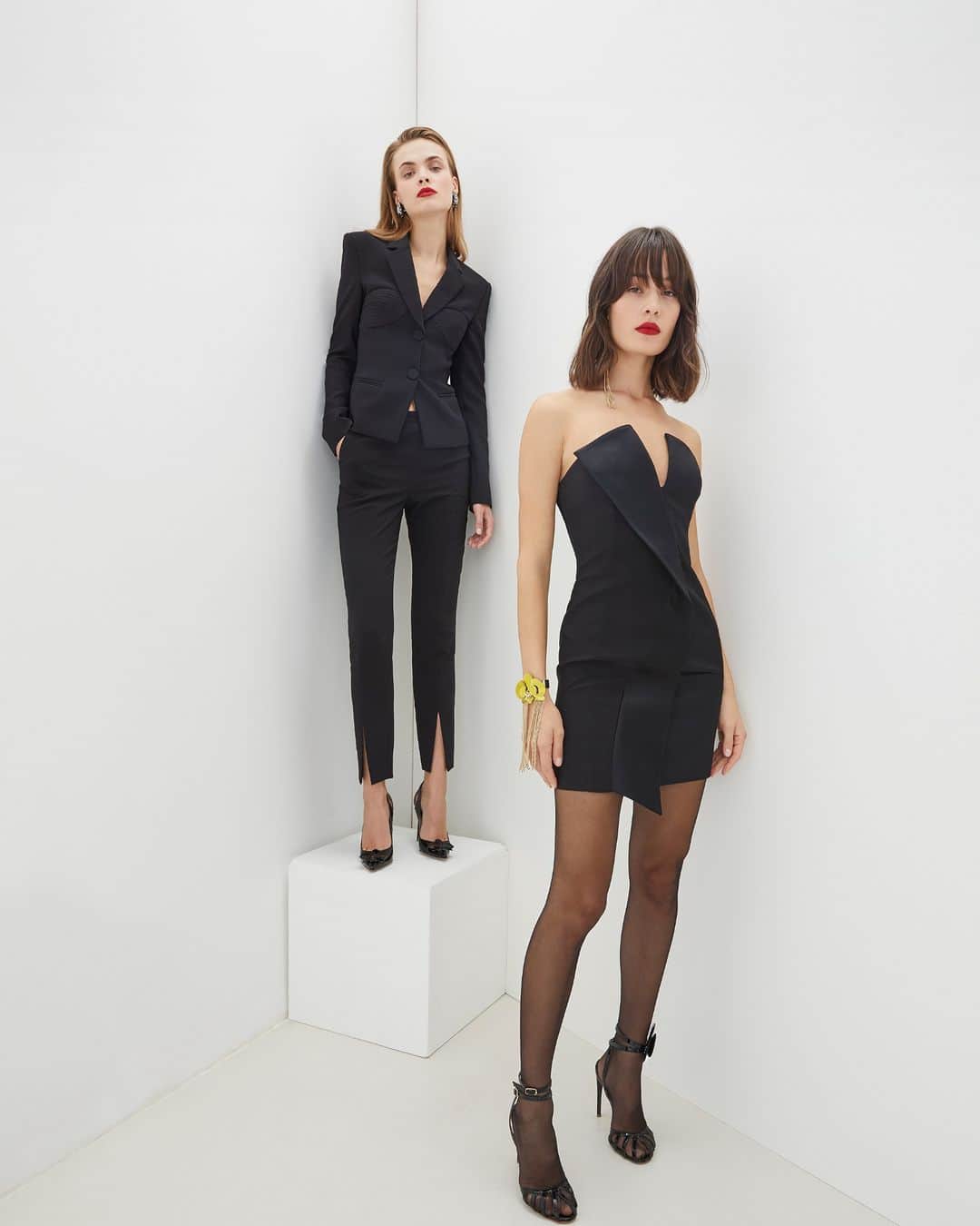 ジェニーのインスタグラム：「Elegant synchrony: a graceful dance in harmony with each step showcasing a splendid presence, creating a mesmerizing spectacle of diverse styles.  Discover Genny's signature style in boutiques and online on genny.com.  #Genny #MadeinItaly #FW2324」
