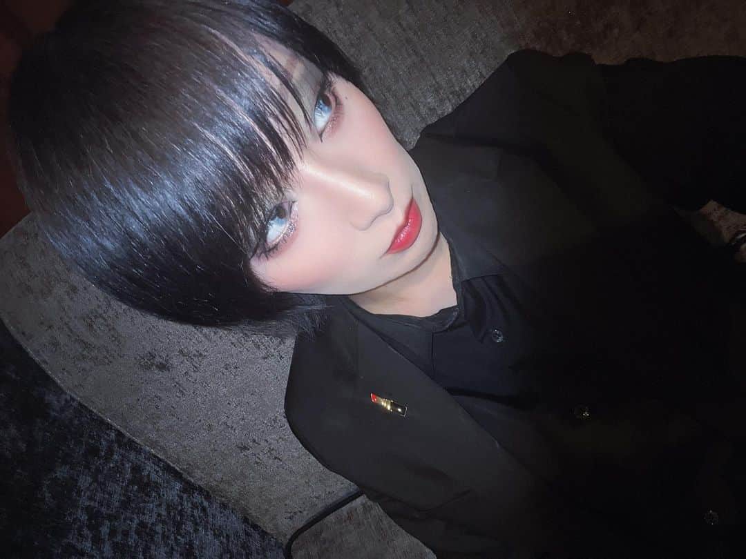 雅まことのインスタグラム：「いちご食べたい。」