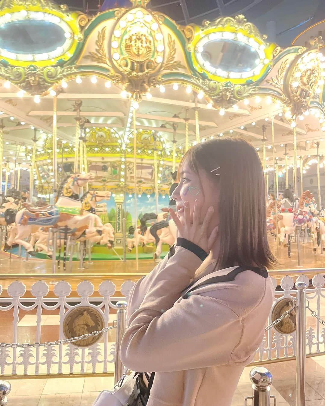 みまるのインスタグラム：「롯데월드🎠🌟🫧  #20230924  #時差投稿  #韓国旅行 #🇰🇷  #lotteworld  #롯데월드  #lotteworldaquarium  #seoul  #みまる #mimaru #🇹🇭 #海外移住 #タイ #バンコク #タイ移住 #バンコク生活 #bangkok #thailand #海外生活  #海外旅行  #ナチュラルライフ #干物女 #自由人 #youtuber #みまるチャンネル」