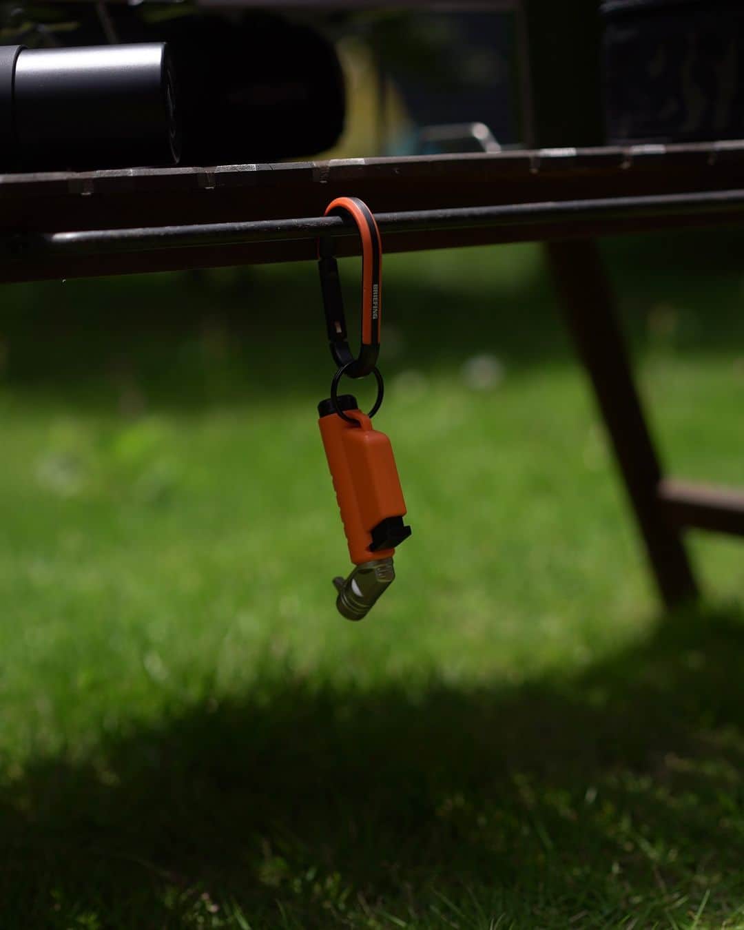 ROOT CO. Designed in HAKONE.のインスタグラム：「. BRIEFING × ROOT CO. @briefing_official  GRAVITY TRIAD CARABINER (Orange)  #briefing #rootco #root_co #triadcarabiner #carabiner #outdoor #outdoors」