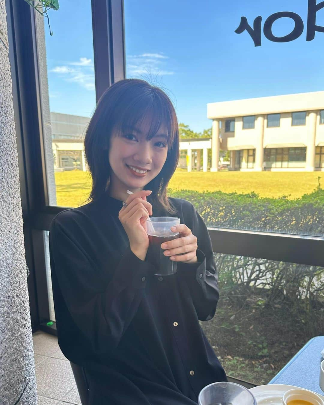 矢野優花のインスタグラム：「☕️☁️」