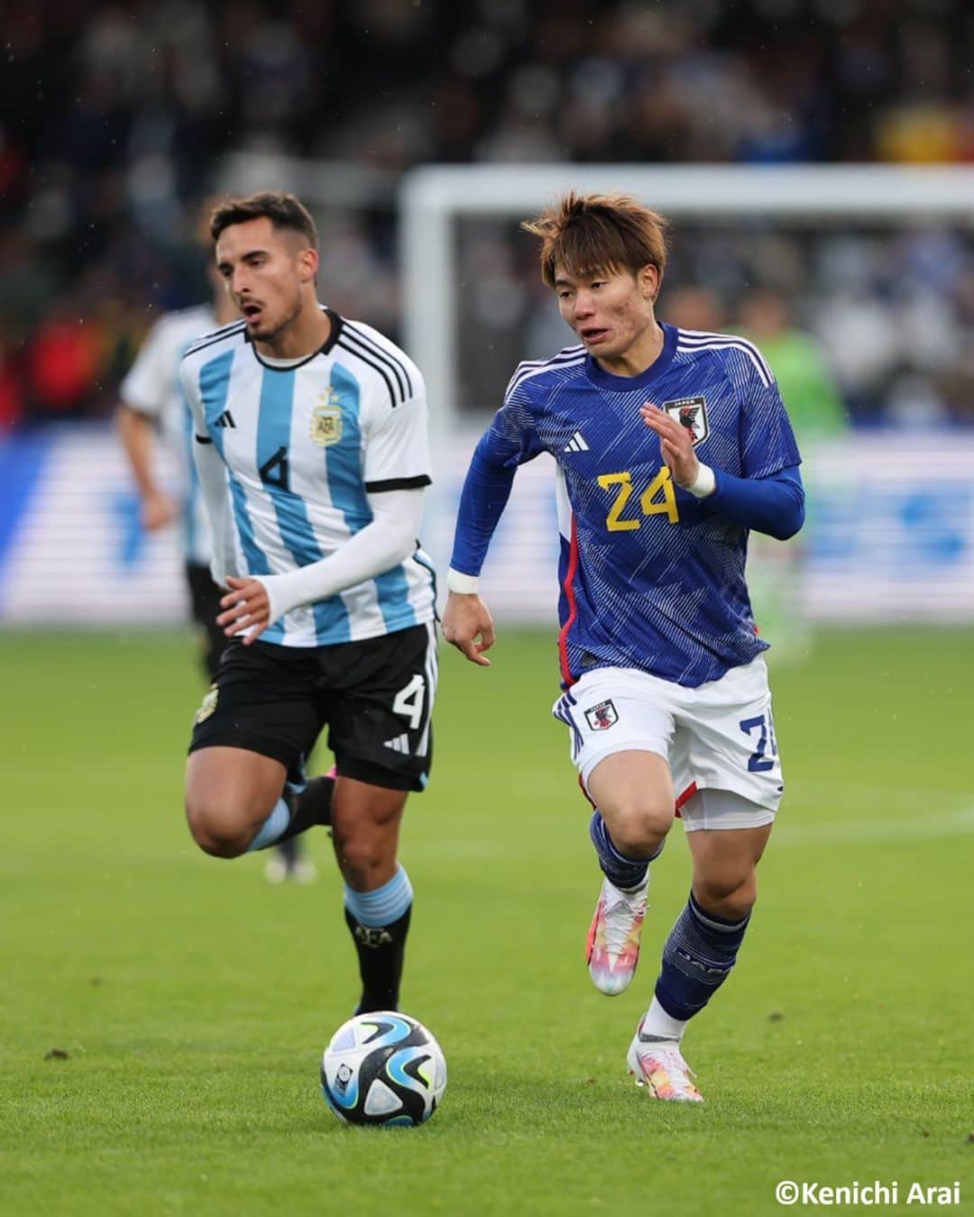 Goal Japanさんのインスタグラム写真 - (Goal JapanInstagram)「🇯🇵 U-22初招集の福田、いきなり結果残す ⚽ U-22アルゼンチン代表戦の86分から途中出場、そのわずか2分後にネットを揺らし #U22日本代表 の5点目を記録した #福田師王。試合後、チームメートたちから祝福受け、笑顔を見せた。(Photo: Kenichi Arai)  #soccer #football #japan #argentina #jfa #daihyo #サッカー #フットボール #サッカー日本代表 #日本代表 #アルゼンチン代表 #⚽」11月18日 17時30分 - goaljapan