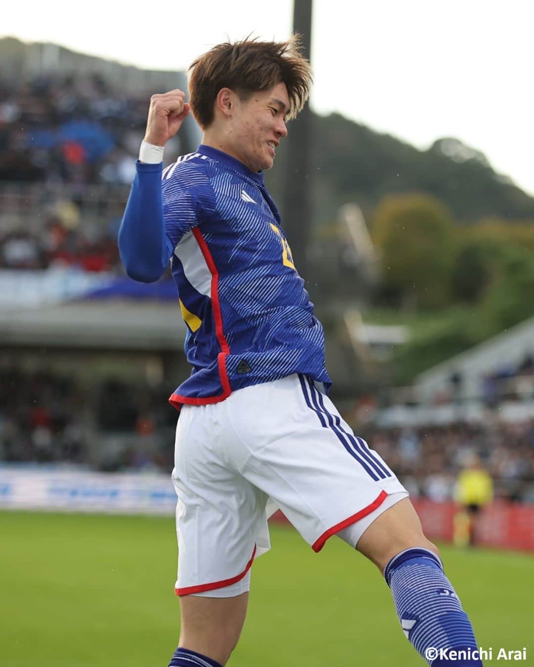 Goal Japanさんのインスタグラム写真 - (Goal JapanInstagram)「🇯🇵 U-22初招集の福田、いきなり結果残す ⚽ U-22アルゼンチン代表戦の86分から途中出場、そのわずか2分後にネットを揺らし #U22日本代表 の5点目を記録した #福田師王。試合後、チームメートたちから祝福受け、笑顔を見せた。(Photo: Kenichi Arai)  #soccer #football #japan #argentina #jfa #daihyo #サッカー #フットボール #サッカー日本代表 #日本代表 #アルゼンチン代表 #⚽」11月18日 17時30分 - goaljapan