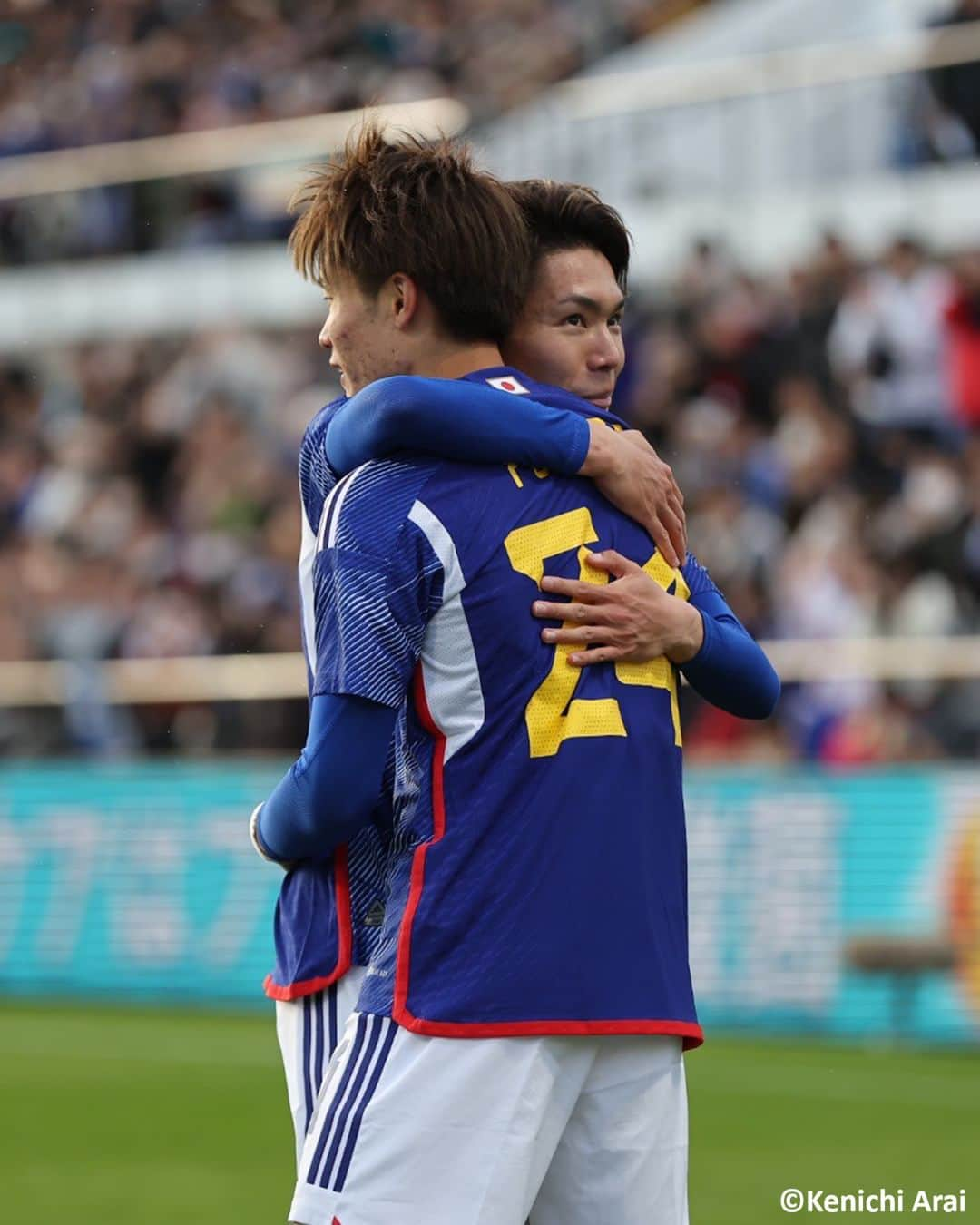 Goal Japanさんのインスタグラム写真 - (Goal JapanInstagram)「🇯🇵 U-22初招集の福田、いきなり結果残す ⚽ U-22アルゼンチン代表戦の86分から途中出場、そのわずか2分後にネットを揺らし #U22日本代表 の5点目を記録した #福田師王。試合後、チームメートたちから祝福受け、笑顔を見せた。(Photo: Kenichi Arai)  #soccer #football #japan #argentina #jfa #daihyo #サッカー #フットボール #サッカー日本代表 #日本代表 #アルゼンチン代表 #⚽」11月18日 17時30分 - goaljapan