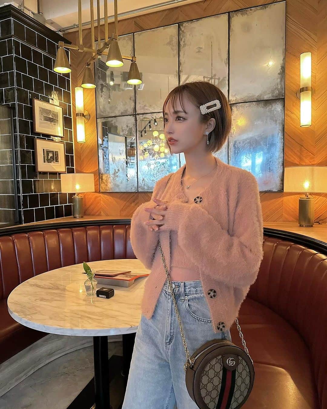 のインスタグラム：「SHEINがブラックフライデーキャンペーン中🥺✨️ ふわふわモコモコのシャギートップスにハマってるよ🩷 ． 1枚目…【ID】1401595 2枚目…【ID】23561140　5027772 ． ． クーポンコードご自由に使ってね❤️ 【BFJP433】 お買い上げ金額1～5,999円まではセール価格より15%OFF、6,000円以上は20%OFF✨️ 利用期限：公開日〜12月末日 ． ． ． 試すたび、好きが見つかる。 届くたび、好きが増えてく。 @shein_japan @sheinofficial #PR #SHEINblackfriday #SHEINGoodFinds #SHEINforAll #loveshein #ad #saveinstyle #DazyHyunA」