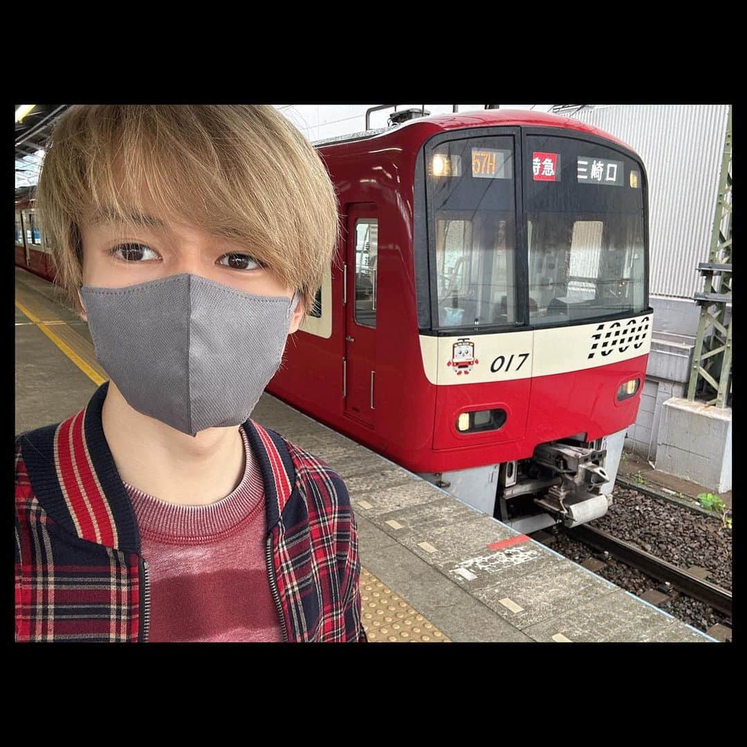 伊藤壮吾のインスタグラム：「#今日の鉄道 1215番線 金沢八景から、特急で三崎口へ。 三浦海岸〜三崎口は初乗車、かも？」