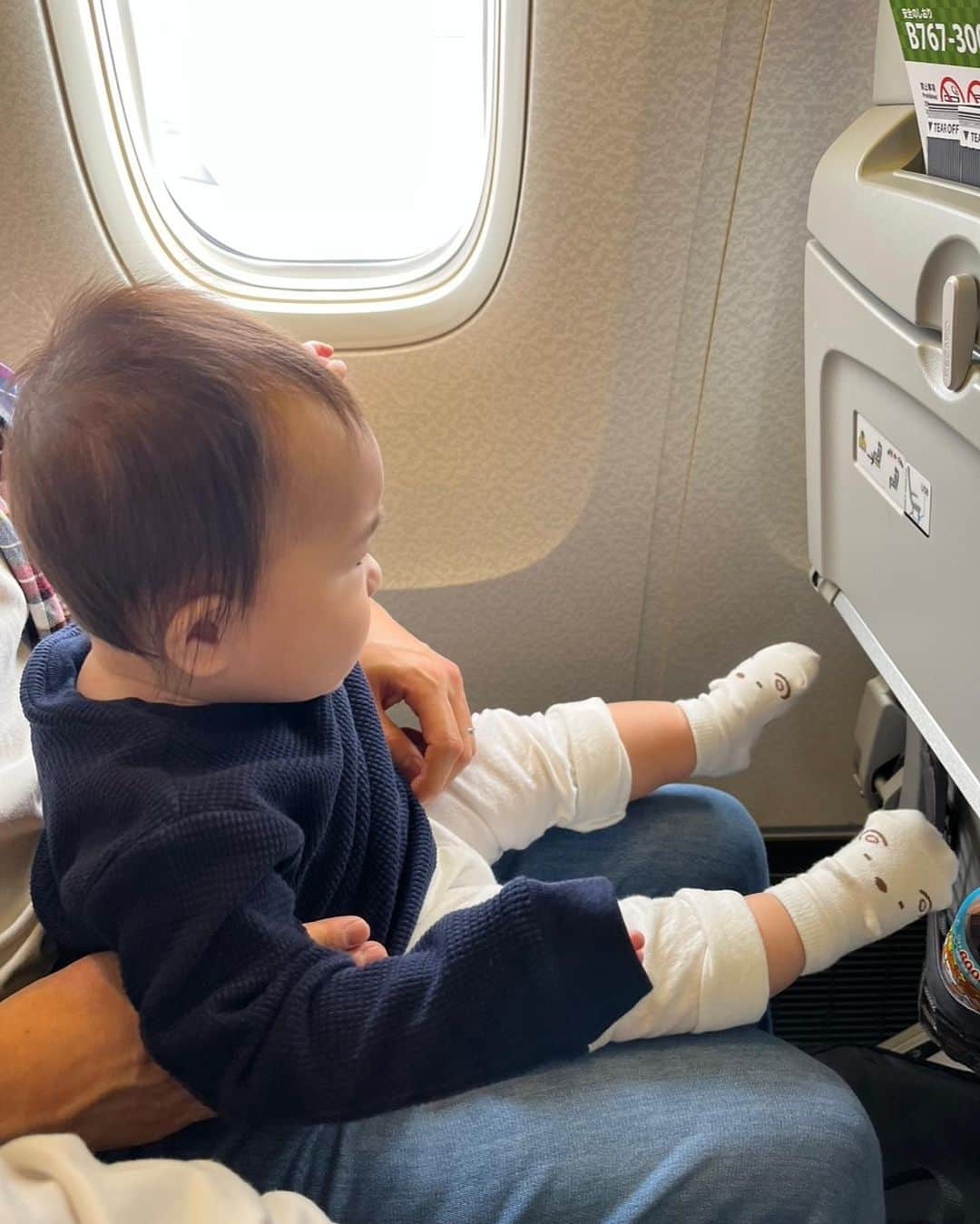 杉本美香さんのインスタグラム写真 - (杉本美香Instagram)「✈️⛄️ 　 北海道厚沢部町で 講演と柔道教室をさせていただきました☺️ 　 初雪が降る中、町内の方々や柔道関係の方々が 講演を聞きに来てくださり、柔道教室では 1時間かけて駆け付けてくださった団体様にも お会い出来ました🥹✨  短い交流時間となりましたが、 私が元気をもらっちゃった時間でした🥰 　 子供たちは小内という名のスネキック、 私の足を踏みながら背負投に入ってくる子と、 一生懸命な柔道家が愛おしかったです🥋🥰  子スギは人生初の飛行機、 人生初の雪を経験しました⛄️✈️ 　 #はじめてシリーズ　 の体験が厚沢部町での思い出になって、 心から良かったって思えるところでした🫧 　 また必ず行きたいです♪ 　 町長様をはじめ、教育委員会の皆様、 関係者の皆様に感謝申し上げます。 貴重な機会をありがとうございました✨ 　　 　 #杉本美香講演会 #杉本美香柔道教室 #北海道厚沢部町 #はじめてシリーズ #感謝 #smile😊」11月18日 8時50分 - mika__sugimoto