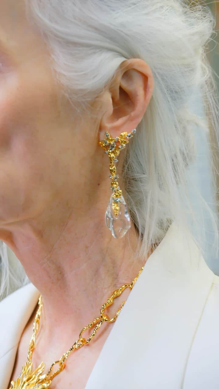 アレクシスビッターのインスタグラム：「Portrait of an Earring」