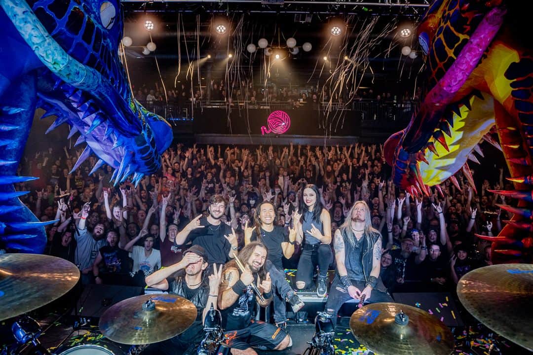 DragonForceさんのインスタグラム写真 - (DragonForceInstagram)「LOW TICKET WARNING!!   There are limited tickets left for our last two shows at @theuctheatre and @thewiltern on our headlining North American tour!! Grab 'em while you can, click the link in our bio to purchase!   BOISE!! You guys ROCK!! Such a fun show. Thanks for coming out!!   Shout out to @bbq4lifeboise for giving some sweet BBQ. Make sure you check them out!!   BERKELEY!! You're next. See you then.   📸: @harrybabyjpg」11月18日 9時27分 - dragonforcehq