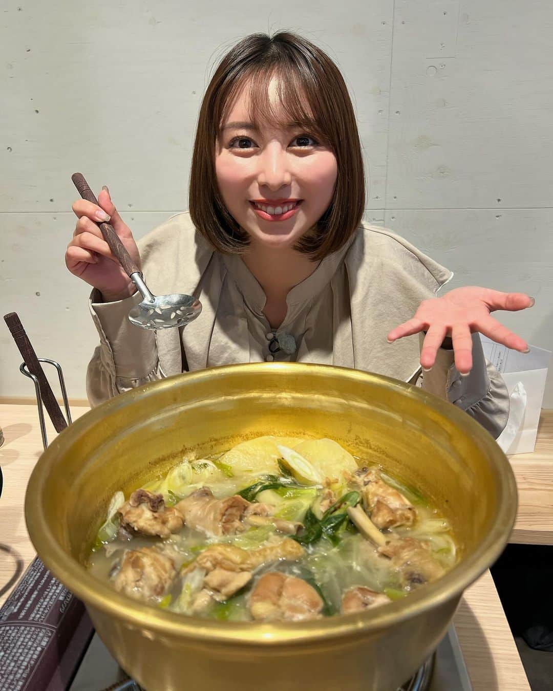 太田えりなさんのインスタグラム写真 - (太田えりなInstagram)「.  📍韓国料理 MUGEN  先週OAの KBC『ゴックン食べある記』は、 絶品タッカンマリをいただきました✨  これからの時期に食べたくなる 体ポカポカお料理🍲 美味しすぎて1人でほとんど食べちゃいました🤤  . .  #KBC#ゴックン食べある記 #グルメ番組#アサヒビール#福岡 #福岡グルメ#福岡ランチ#福岡ディナー #福岡ご飯#福岡旅行#福岡観光#居酒屋 #ビール#ビール女子#サンミュージック福岡」11月18日 9時32分 - erina_ota