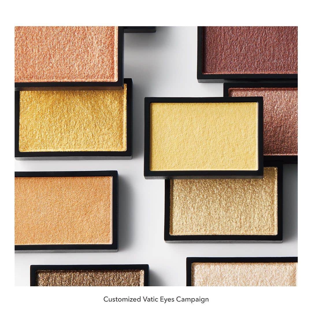 celvoke.jpのインスタグラム：「Custom Vatic Eyes Palette  “新しい自分は、パレットがつれてくる。” 20色の中から、あなたは何を選ぶ  11月17日(金)〜12月31日(日) 数量限定  ヴァティック アイズ 4点ご購入で「カスタム パレット」 プレゼント！  #celvoke #セルヴォーク #カスタム #オリジナルパレット」