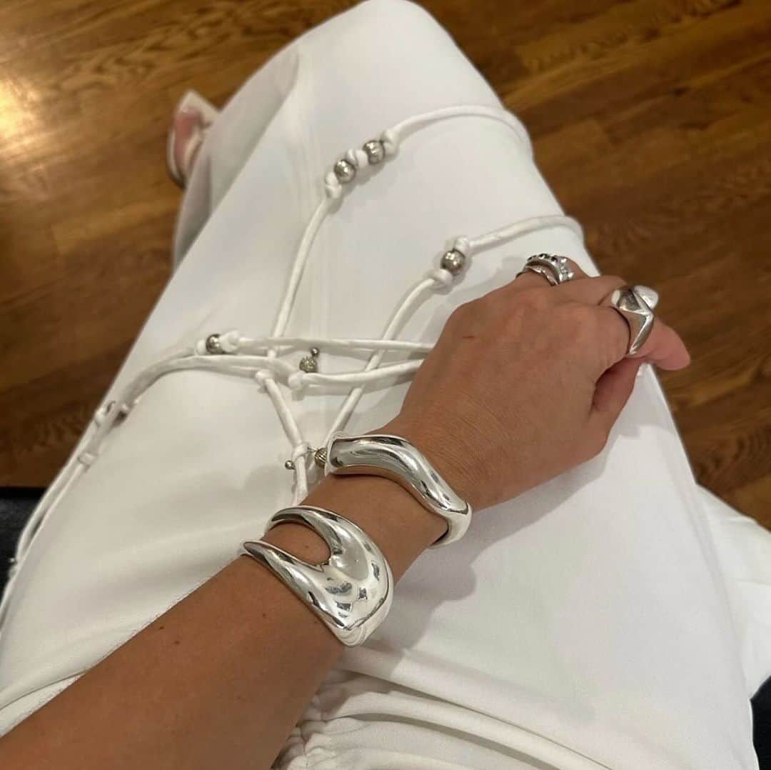 Fred Segalのインスタグラム：「It's cuffing season @agmesnyc.」
