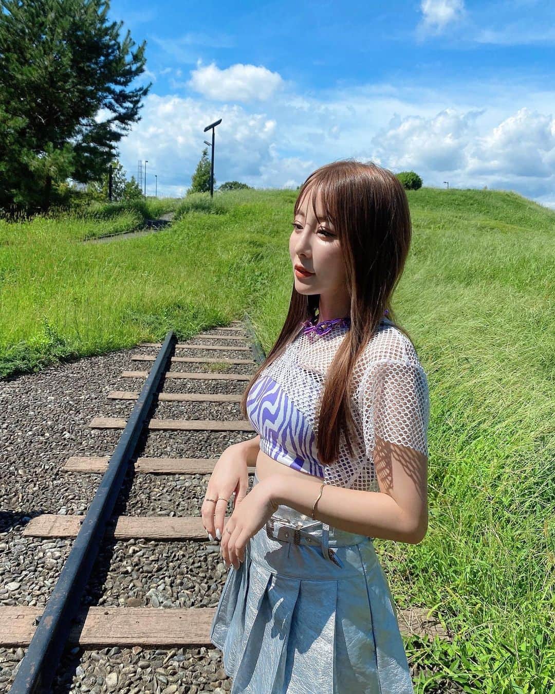 LUNAさんのインスタグラム写真 - (LUNAInstagram)「YouTubeにＭＶ公開したのだ🌞  "タテガミなきライオン" 作詞作曲したのできいてください🦁」11月18日 10時10分 - luna_chu_z