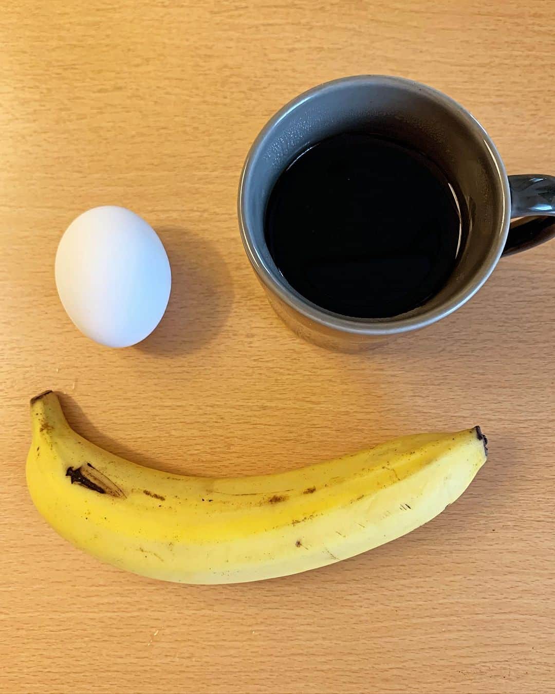 黒沢薫のインスタグラム：「おはよう岡山。 #morning #breakfast #coffee #egg #banana #yum #power #ヒアナウ #instafood #instagood #モーニングsmile #lovelife」