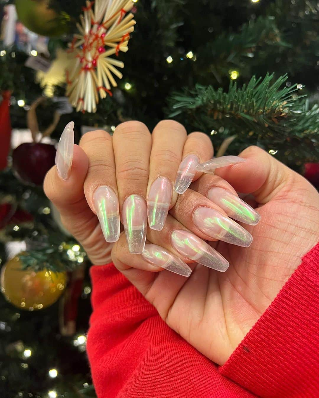 あのうめたんのインスタグラム：「NEWnail  clearにオーロラのせてみた❤️❤️  ベージュやSimpleが好き  そして短くして形もスクエアに！  篠原さんの出てるドラマが好きなんだけどわかる？この気持ち ラストシンデレラも オトナ女子もすきだなぁー！   #あのうめたん #名古屋 #モデル #美容 #make #ラナンキュラス #錦 #おばんざい #飲食店 #BAR #東京 #名古屋グルメ #調理師 #美容師 #トータルビューティ #タレント #ユニセックス #高身長 #GAL #ギャル #ハイトーン #さつき調理福祉学院 #中部美容専門学校  #RANUNCULUS」