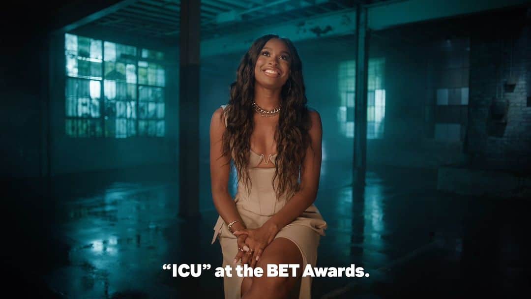 のインスタグラム：「Makes my heart SING seeing how many career moments @cocojones would "Double Back" on 🥹  Find even more from my #MTVPush artist at push.mtv.com!」