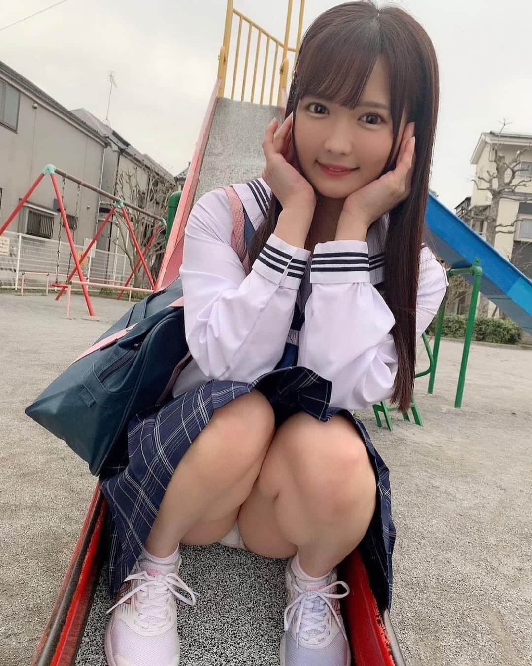 広瀬なるみさんのインスタグラム写真 - (広瀬なるみInstagram)「おはよう☀  #制服 #過去pic #広瀬なるみ #撮影」11月18日 10時44分 - hirose_narumi