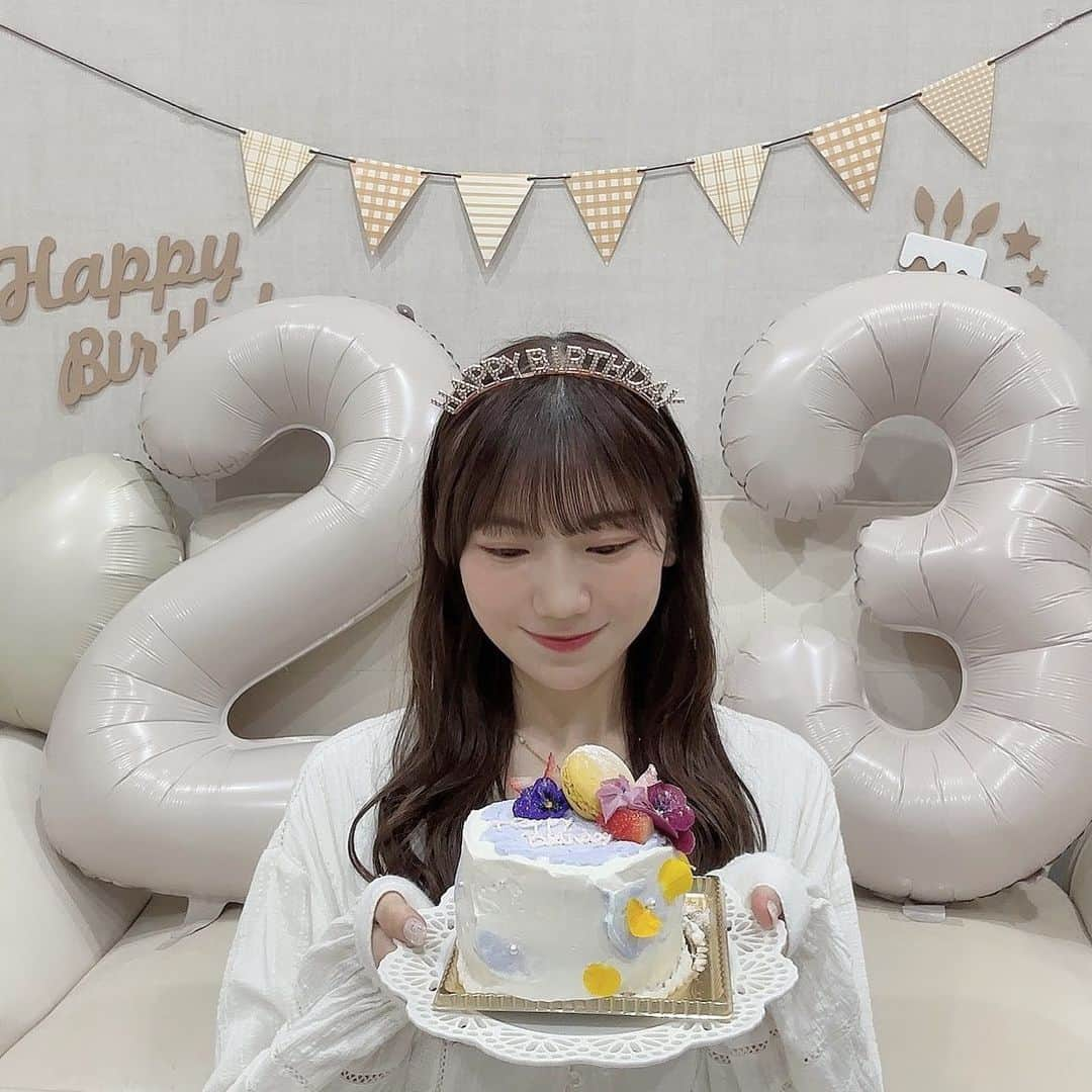 藤崎未夢さんのインスタグラム写真 - (藤崎未夢Instagram)「♡‬  昨日11月17日で23歳になりました！🎂  たくさんのお祝いありがとうございます☺️🌼  4期生も加入し、さらに変化をしていく NGT48のキャプテンとして グループのために頑張ることはもちろんですが、 何よりもまずは 自分自身がアイドルを最高に楽しみます🎀  23歳のわたしも見守っていただけるとうれしいです☺️ これからもよろしくお願いします！」11月18日 10時50分 - miyu_miyu_ngt48