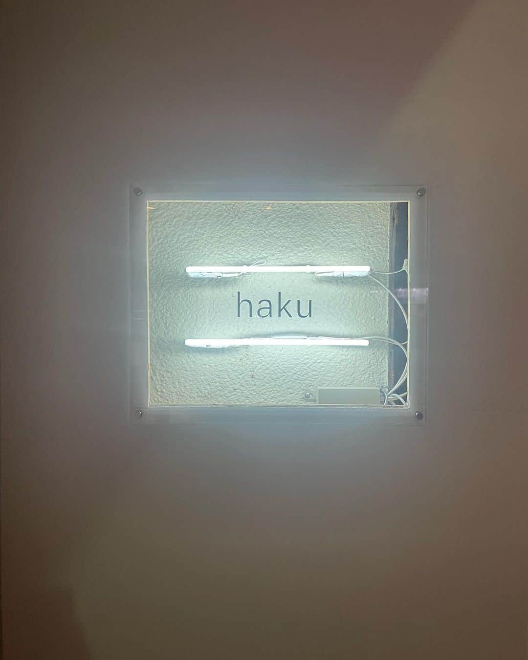 i.e.さんのインスタグラム写真 - (i.e.Instagram)「@haku_kyoto  京都での初個展、はじまりました。 みなさま、いい女たちがお待ちしておりますよ。  (私も17･18日は終日、19日は日中在廊しています〜)  - - - - - - - - - - - - - - itabamoe Exhibition Tour “Bathe”  ■(Nov.)KYOTO 2023.11.17 (fri.)-12.3(sun.) OPEN 12:00 - 20:00 金土日  tel. 075-585-5959  〒600-8032 京都府京都市下京区中之町566  #art #artist  #artwork  #ギャラリー #芸術 #美術  #現代アート #現代美術 #artwork #artist #contemporaryart #artcollection」11月18日 11時18分 - itabamoe