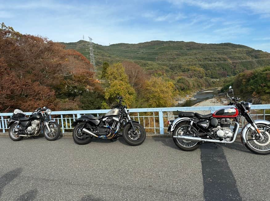 嶋田遼太郎さんのインスタグラム写真 - (嶋田遼太郎Instagram)「. 秩父ツーリング🏍️  今回はソロではなく先輩方と✨  いつもありがとうございます！ 次回も楽しみ🏍️  #royalenfield #classic350  #harleydavidson #fortyeight  #suzuki #volty250 #shoeijapan #gramstar #bikelife」11月18日 11時55分 - ryotaro_shimashima