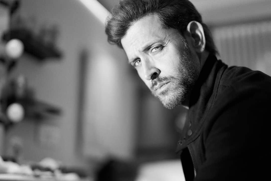 リティク・ローシャンのインスタグラム：「@avigowariker and his 2 minute made instant post pack up shot.」