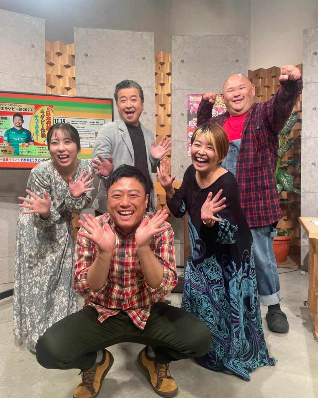 HIROさんのインスタグラム写真 - (HIROInstagram)「テレビ和歌山わくわく編集部🥳  毎週金曜日の夕方６時🤩  #テレビ和歌山 #わくわく編集部 #生放送」11月18日 12時15分 - hiro19770420