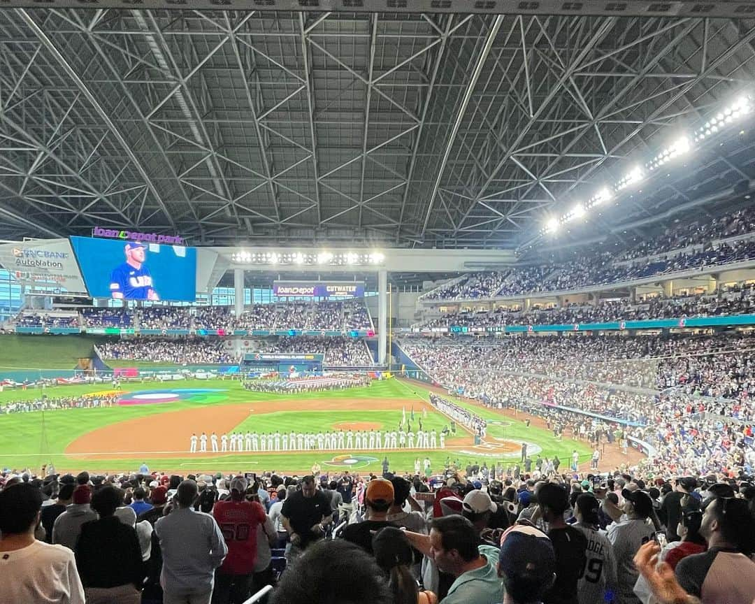 大川立樹のインスタグラム：「. 2023 野球⚾️  WBC @ローンデポ・パーク  アメリカ,マイアミ, 春季キャンプ、オープン戦  @ANA BALL PARK 浦添 ペナントレース　@神宮球場 ドラフト会議　@グランドプリンスホテル新高輪 トライアウト　@ファイターズ鎌ヶ谷スタジアム  #プロ野球 #2023 #大川立樹  実は.... アメリカ🇺🇸マイアミで ペドロ・マルティネスさんに ツーショットを撮っていただきました。 一生の宝物です。」