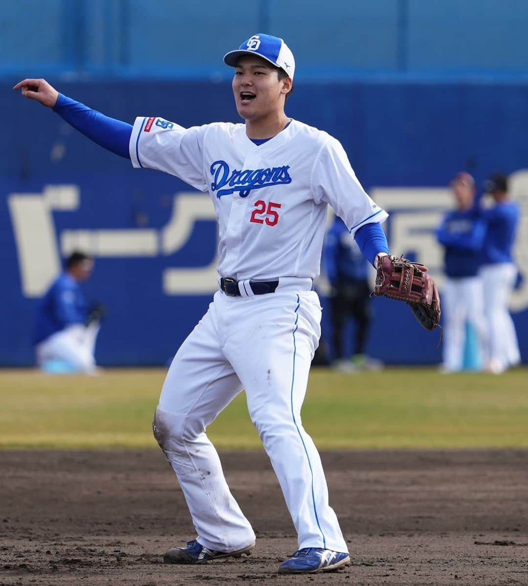 中日ドラゴンズ【公式】のインスタグラム：「#中日ドラゴンズ #石川昂弥 #秋季キャンプ #ナゴヤ球場」