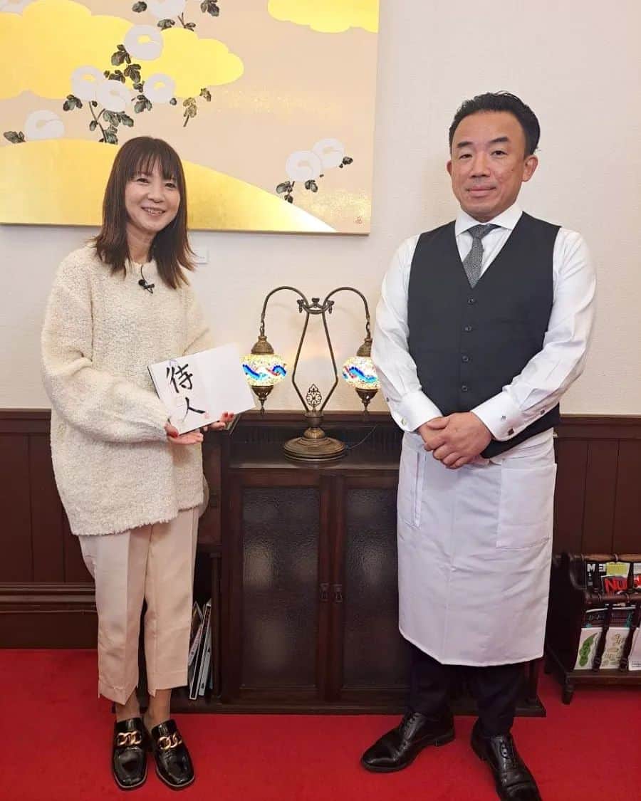 谷口キヨコのインスタグラム：「素晴らしい絵に囲まれて😄」