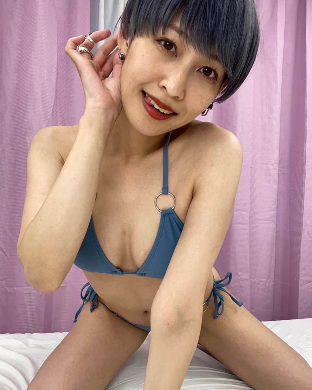 小柳歩のインスタグラム：「. 💙 . https://fantia.jp/posts/2373252 . #グラビア #グラビアアイドル #gravure #自撮り」