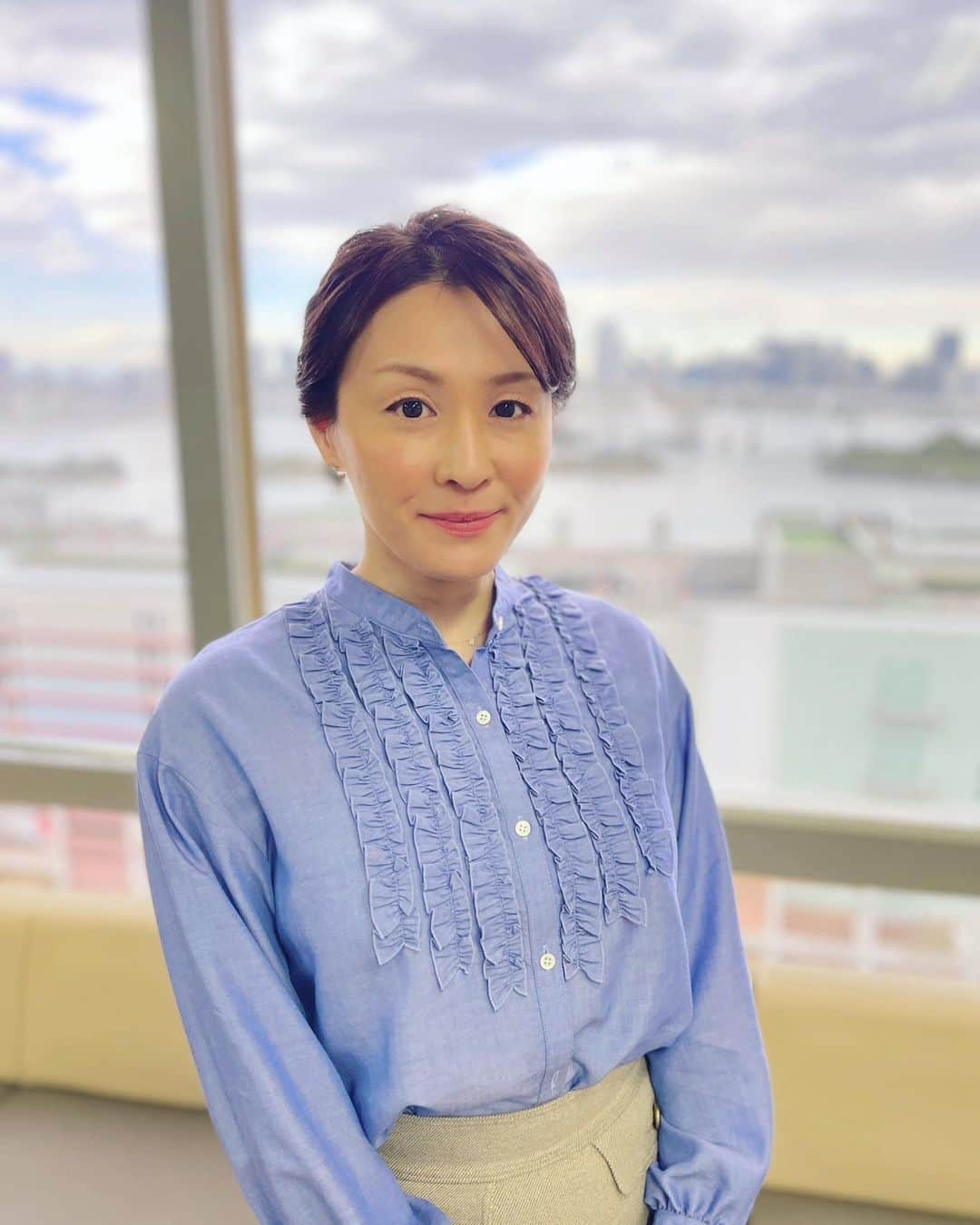 フジテレビ「Live News days」さんのインスタグラム写真 - (フジテレビ「Live News days」Instagram)「今日のお昼は松村アナに代わり、斉藤アナが担当！  もう年の瀬が近づいている感じてしまうのは私だけでしょうか… あと40日ほどで年越し。  この先あっという間に今年が終わってしまう気がします。 やり残したことがないように！  #FNNプライムオンライン #livenewsdays #ニュース #斉藤舞子 #島田彩夏 #安宅晃樹 #立本信吾 #竹内友佳 #松村未央 #アナウンサー」11月18日 12時16分 - live_news_days