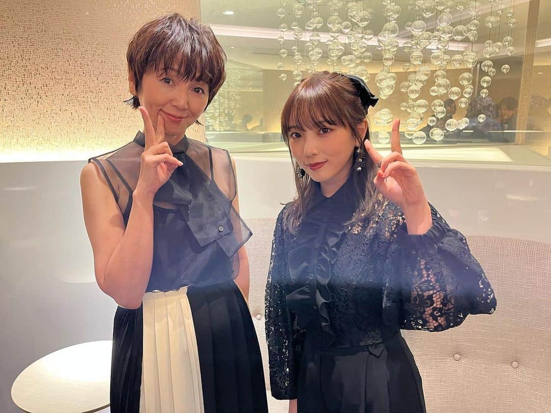 与田祐希さんのインスタグラム写真 - (与田祐希Instagram)「#映画OUT 昨日公開されました〜！  この映画で 素敵な皆様と出会えて 皆川千紘と出会えて 本当に良かったと完成した映画を観てより感じました！ 大好きな作品になりました！  そして願わくば、またみんなでOUTの世界に戻って来れたら嬉しいなと思います☺︎  たくさんの方に観ていただきたいです！ よろしくお願いします！  初日舞台挨拶と、撮影中のオフショット盛りだくさん🎞️ まだ載せてないのもたくさんある…🤭 そして渡辺満里奈さんと再びLINE友達になれました！(私がスマホ無くしてアカウントが変わったためせっかく交換していただいたのに消えてしまっていました) 一緒にカラオケに行くお約束も🤭✨ お誕生日おめでとうございます🫶」11月18日 12時27分 - yodayuuki_oimo