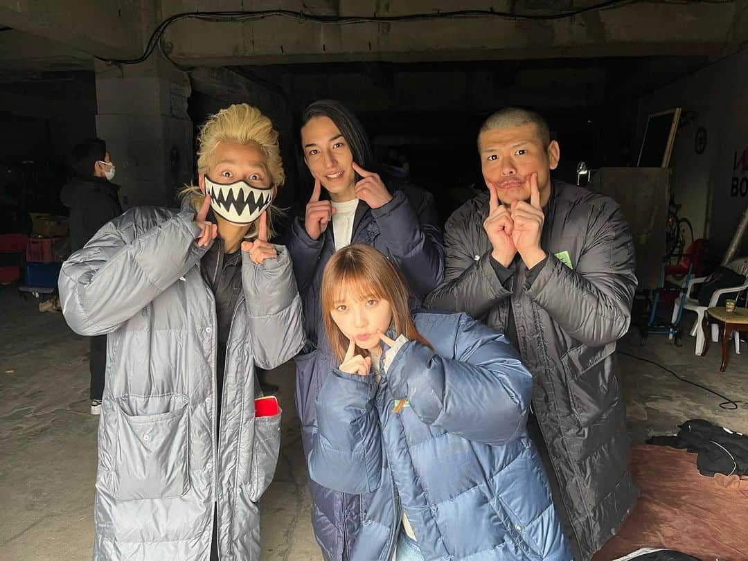 与田祐希さんのインスタグラム写真 - (与田祐希Instagram)「#映画OUT 昨日公開されました〜！  この映画で 素敵な皆様と出会えて 皆川千紘と出会えて 本当に良かったと完成した映画を観てより感じました！ 大好きな作品になりました！  そして願わくば、またみんなでOUTの世界に戻って来れたら嬉しいなと思います☺︎  たくさんの方に観ていただきたいです！ よろしくお願いします！  初日舞台挨拶と、撮影中のオフショット盛りだくさん🎞️ まだ載せてないのもたくさんある…🤭 そして渡辺満里奈さんと再びLINE友達になれました！(私がスマホ無くしてアカウントが変わったためせっかく交換していただいたのに消えてしまっていました) 一緒にカラオケに行くお約束も🤭✨ お誕生日おめでとうございます🫶」11月18日 12時27分 - yodayuuki_oimo