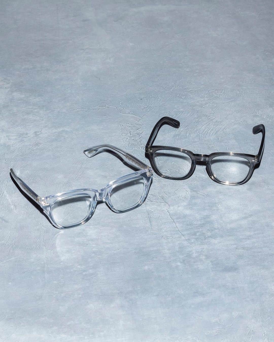 BEAUTY&YOUTH UNITED ARROWSさんのインスタグラム写真 - (BEAUTY&YOUTH UNITED ARROWSInstagram)「人気の＜UNITED ARROWS by KANEKO OPTICAL＞のアイウェアに新色が登場！  2枚目 王道のウエリントンタイプでやや大ぶりなサイズ感が特徴の「Modern」。 スタンダードなデザインに、全体的なアウトラインは太めのデザインで仕上げ、適度なボリューム感がポイント。 抜け感のあるフレームカラーで顔馴染みも良く、コーディネートをスタイリッシュな印象に仕上げます。  Modern ¥19,800  3枚目(右) やや太めのフレームがアクセントのウェリントン型のアイウェア。 目元を印象づけ、いつものスタイリングをイメージチェンジしてくれます。 シンプルながらも上品な雰囲気で、オンオフ問わずに多彩な装いに合わせられます。  French ¥19,800  3枚目(左) ボストン型で知的な雰囲気を演出するデザイン。クリアフレームで抜け感のある印象です。 コーディネートのアクセントにプラスしやすいアイテム。  Kevin ¥19,800  #BEAUTYANDYOUTH #ビューティアンドユース #UNITEDARROWS #ユナイテッドアローズ #大人カジュアル #大人コーデ #メガネ #金子眼鏡 #kanekooptical   —BY STORE ACCOUNT— MEN @beautyandyouth_men_store」11月18日 12時39分 - beautyandyouth_official