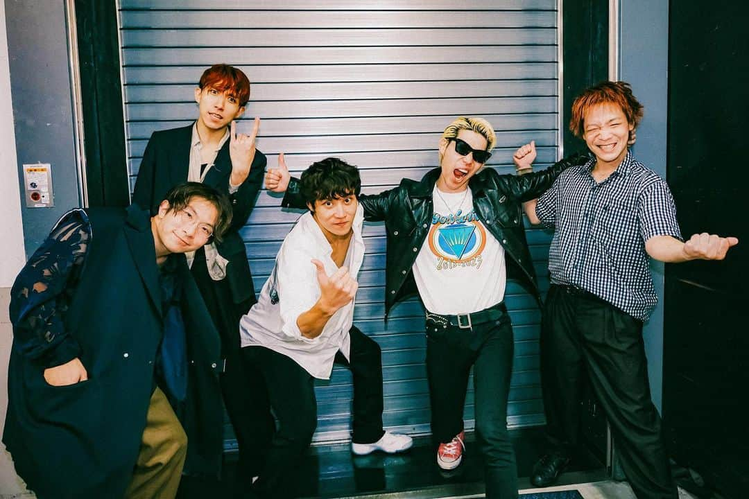 go!go!vanillasさんのインスタグラム写真 - (go!go!vanillasInstagram)「2023.11.17 Zepp DiverCity (TOKYO)  DREAMS TOUR 2023-2024  炸裂ダブルマシンガン！！ 大熱狂のDAY2をありがとうございました！  全22公演の旅がスタート！ 幕張でまた元気に再会しましょう！！  #DREAMSTOUR  photo by Daiki Miura @shotby_dm」11月18日 12時48分 - go_go_vanillas_official