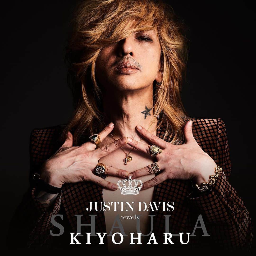 ジャスティンデイビスさんのインスタグラム写真 - (ジャスティンデイビスInstagram)「⠀ KIYOHARU × JUSTIN DAVIS コラボレーション ネックレス『SHAULA』発売記念！ 清春氏フォト撮影イベント決定！！  KIYOHARU × JUSTIN DAVIS コラボレーション ネックレス『SHAULA』の発売を記念し、ラフォーレ原宿店、名古屋パルコ店限定で、対象商品購入者様の特典として、各店先着100名様に清春氏とのフォト撮影チケット＋マフラータオルをプレゼント！  イベント、商品の詳細は、プロフィール🔗よりご覧ください！  #justindavis #ジャスティンデイビス #清春 #KIYOHARU #SHAULA」11月18日 13時04分 - justindavis_jewels