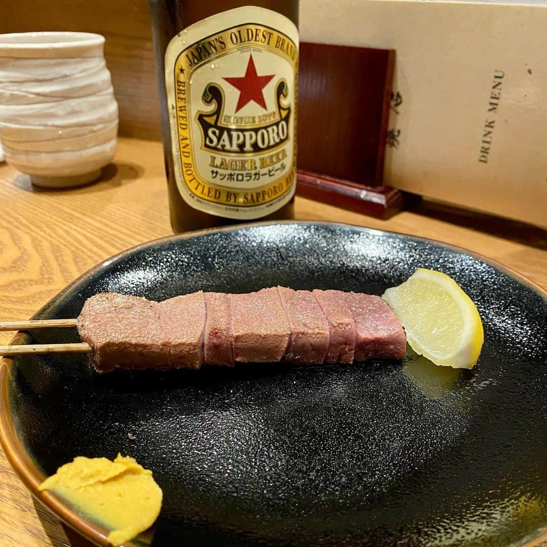 落合由佳さんのインスタグラム写真 - (落合由佳Instagram)「.✳︎ ステーションタワーも完成し、今、都内でホットな場所、虎ノ門ヒルズ🏙️✨ ビジネスタワー内にある虎ノ門横丁では、随時、約20店舗が軒を連ね、ハシゴ酒が楽しめます🍻  そんな虎ノ門横丁で期間限定で行われている、八仙祭りに行ってきましたー！🩷  横丁内のほとんどの店舗で、八仙を提供。期間限定BARもあって、夢のような空間でした✨✨  21日火曜までです！🍶  #虎ノ門ヒルズ #虎ノ門横丁 #八仙 #日本酒 #八戸酒造 #男山  #鳥茂 #つかんと」11月18日 13時06分 - yuka.ocha