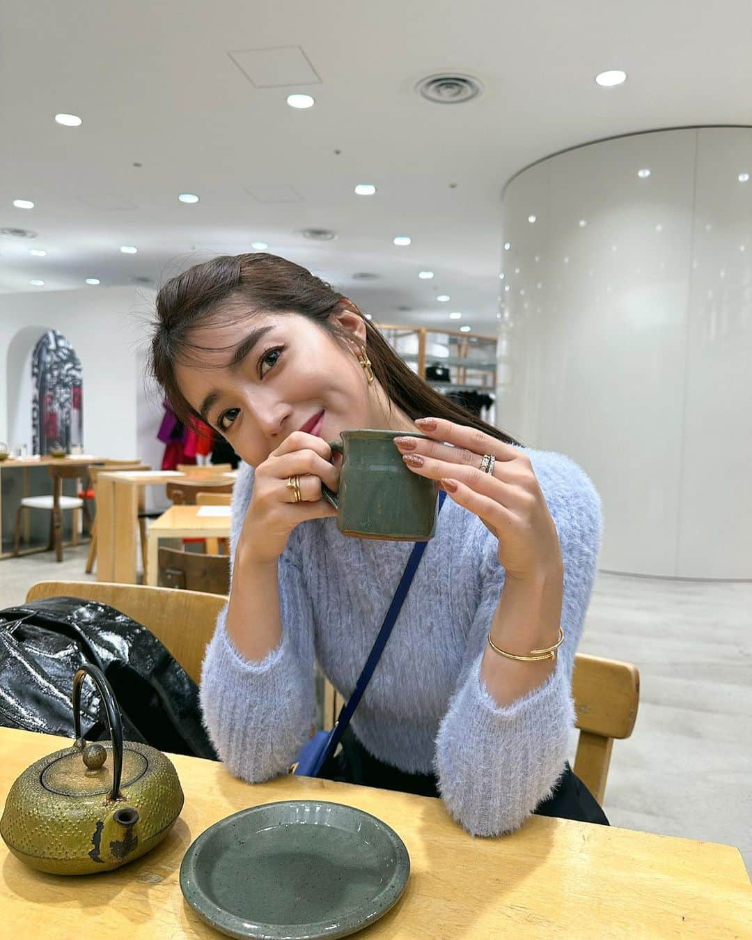 大口智恵美さんのインスタグラム写真 - (大口智恵美Instagram)「最近は日本茶が飲めるカフェが増えたなぁ🩵 コーヒーより日本茶派です🍵🫶  #cafe」11月18日 13時27分 - chemiiiii